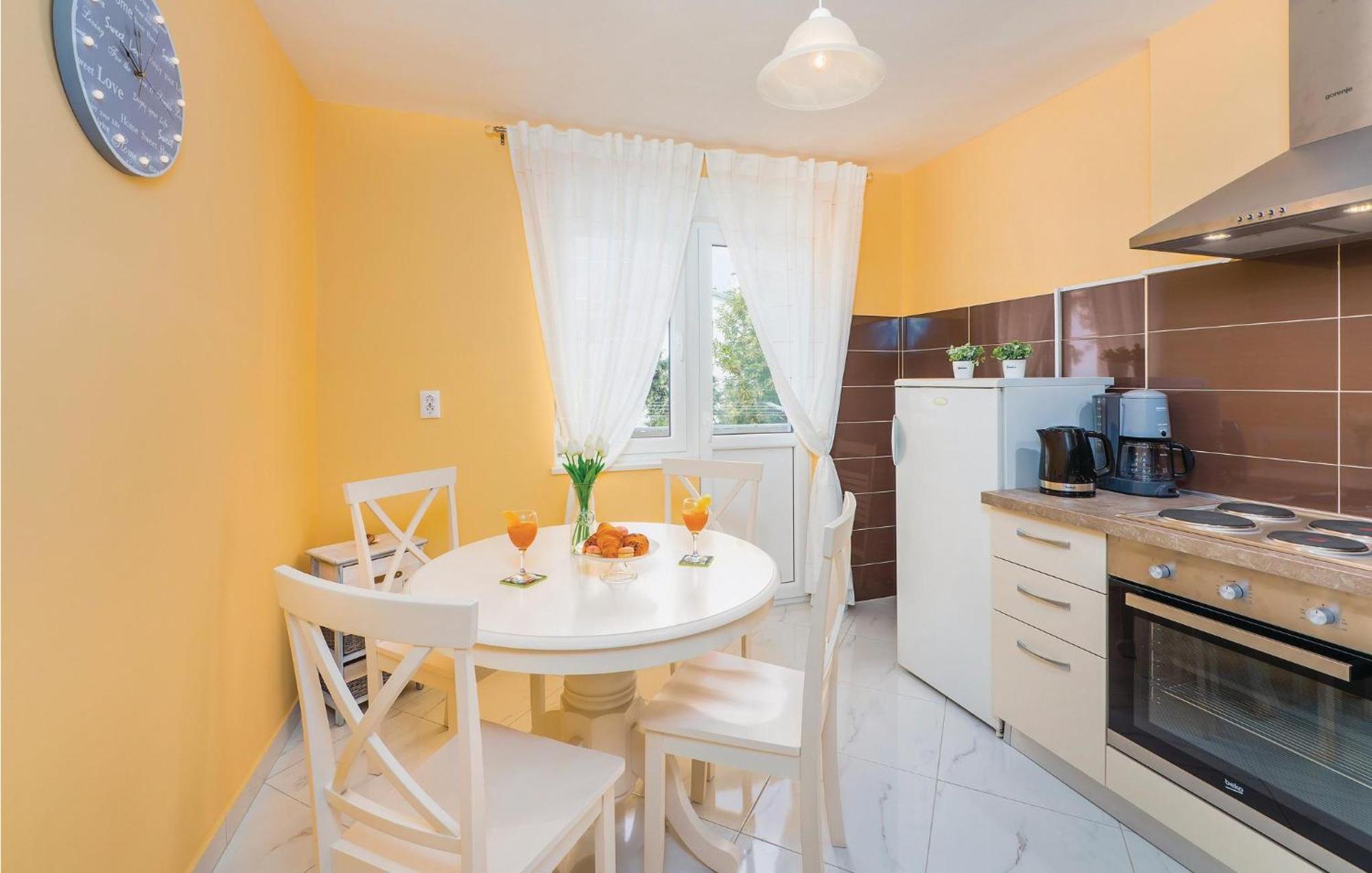 1 Bedroom Gorgeous Apartment In Abbázia Kültér fotó